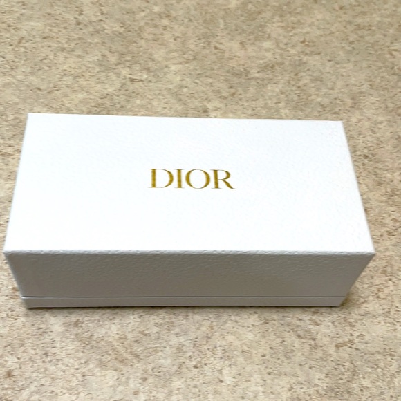 EMPTY SMALL WHITE & GOLD CHRISTIAN DIOR GIFT BOX - Picture 3 of 6